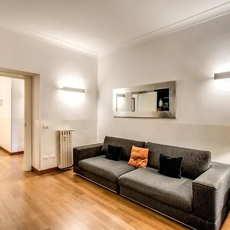 Apartment Bernini Near The Trevi Fountain - 4 Bedroom