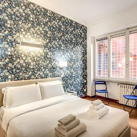 Bernini Near The Trevi Fountain - 4 Bedroom Apartment *